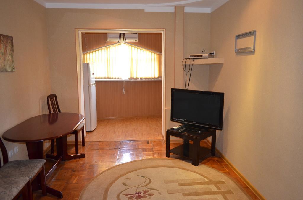 Apartment Near Rtsu Dushanbe Habitación foto
